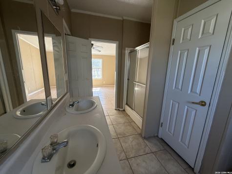 195 Ashford Poteet TX 78065