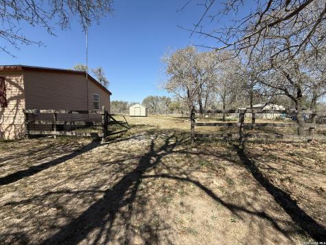 195 Ashford Poteet TX 78065