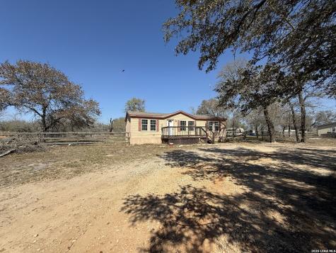 195 Ashford Poteet TX 78065