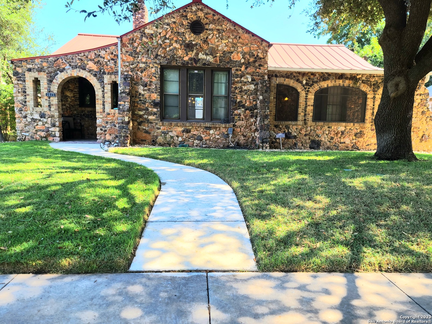 1615 W Summit Avenue San Antonio TX 78201