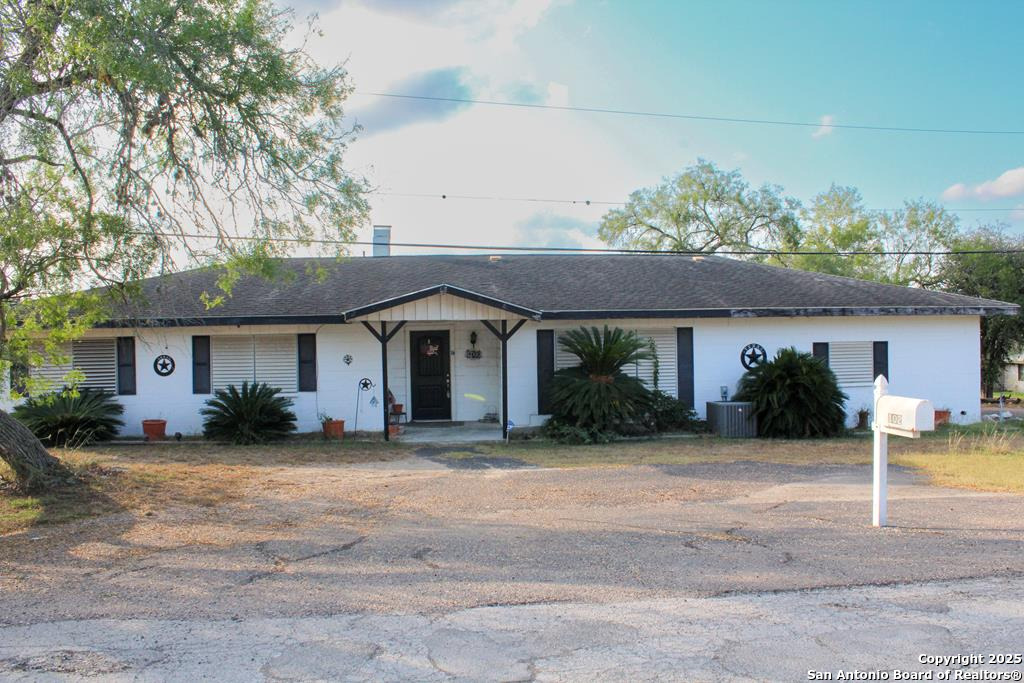 102 Holman Lake City TX 78368