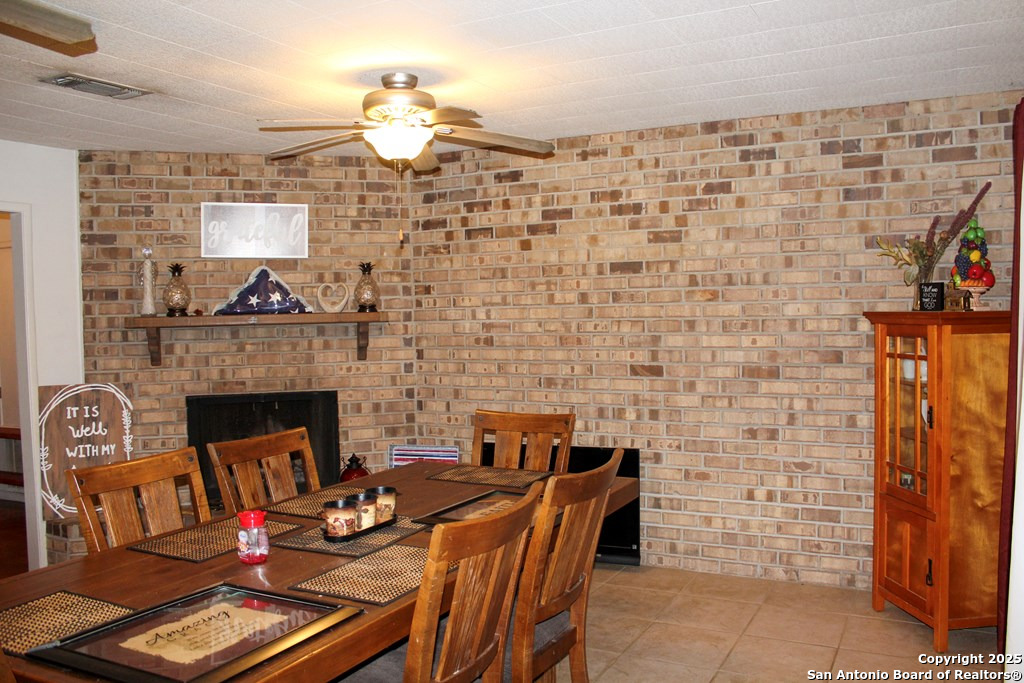 102 Holman Lake City TX 78368