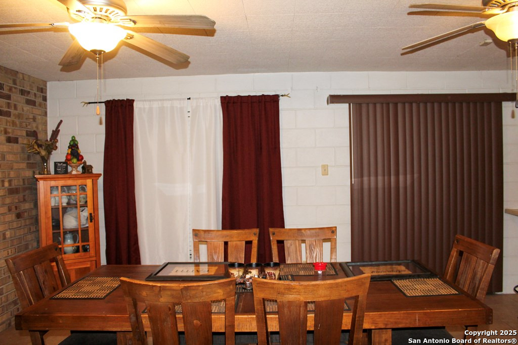 102 Holman Lake City TX 78368