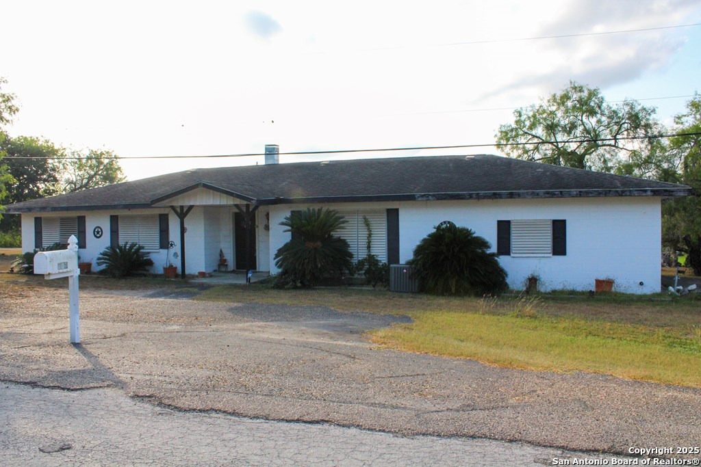 102 Holman Lake City TX 78368