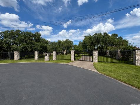 7910 Triple Crown Boerne TX 78015