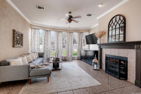 823 Peg Oak San Antonio TX 78258