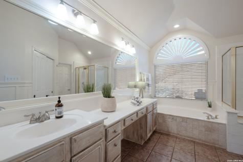 823 Peg Oak San Antonio TX 78258