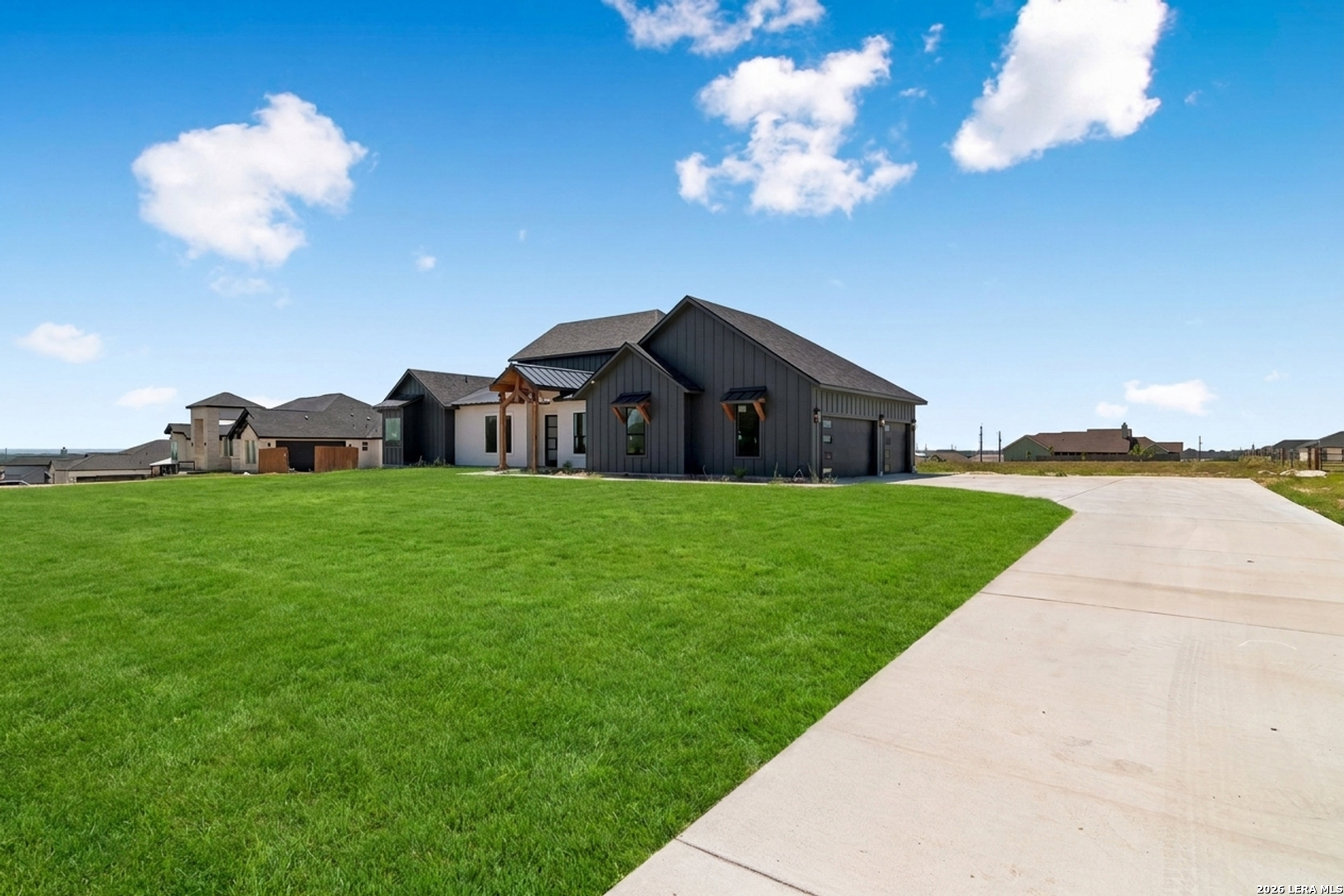 1195 County Road 319 La Vernia TX 78121