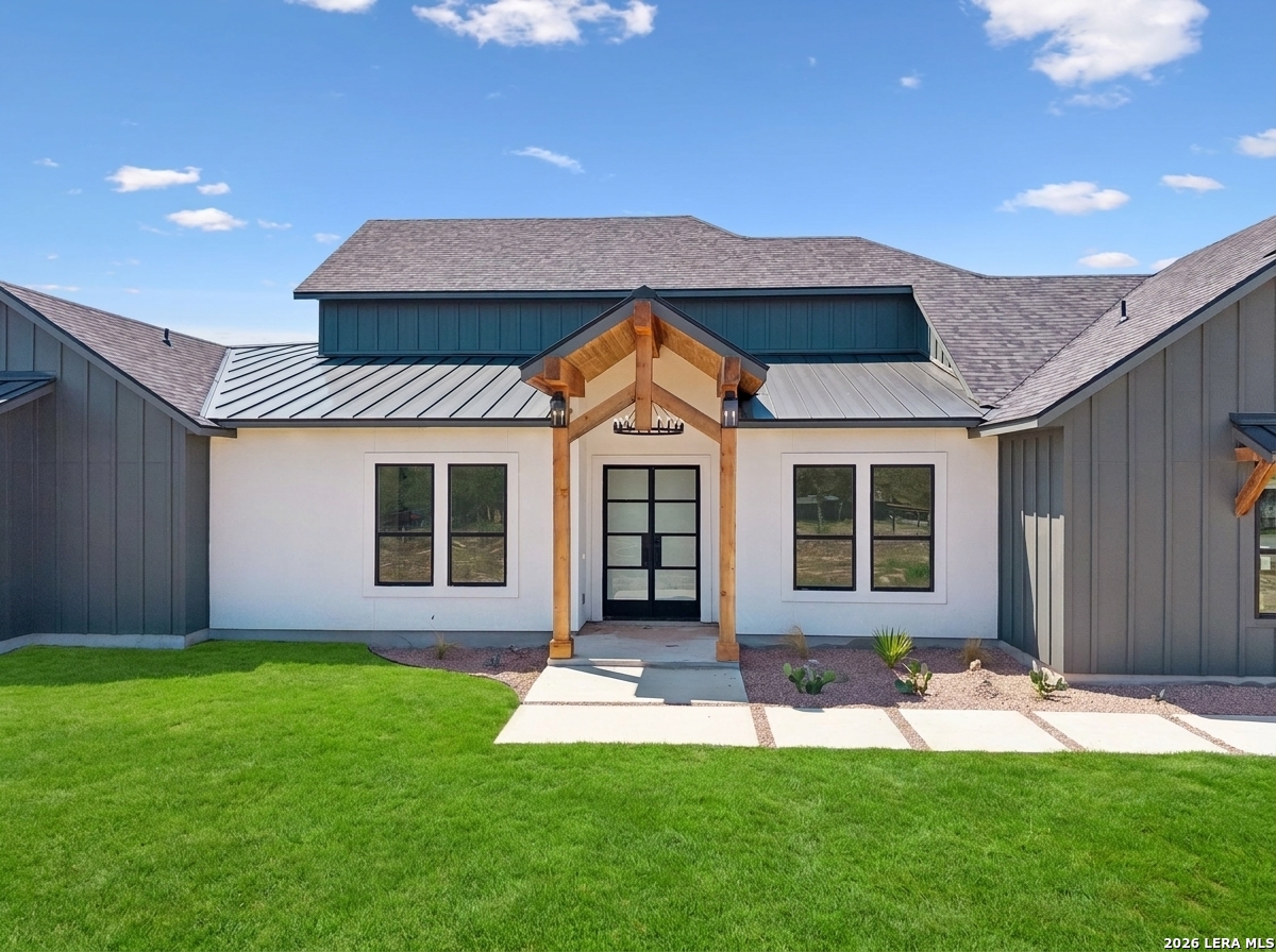 1195 County Road 319 La Vernia TX 78121