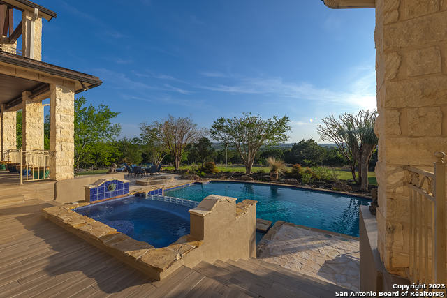 101 Hunters Cliff Boerne TX 78006