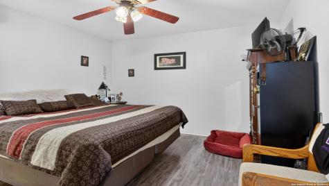 1508 E Street Floresville TX 78114