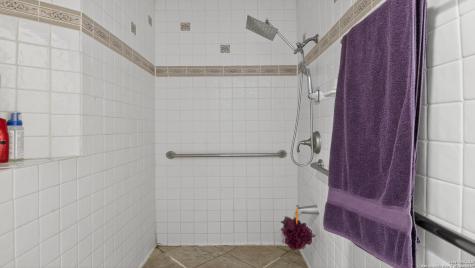1508 E Street Floresville TX 78114