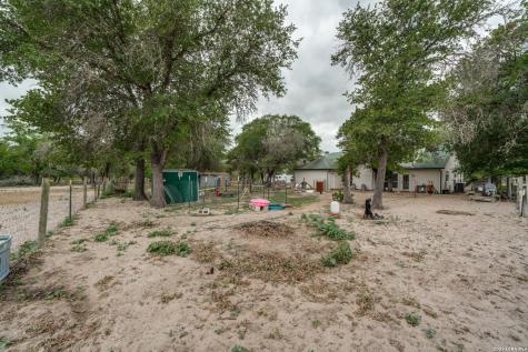 1855 Burr Oak Lane Adkins TX 78101