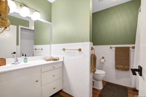 204 Gardenview Castle Hills TX 78213