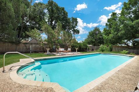 204 Gardenview Castle Hills TX 78213