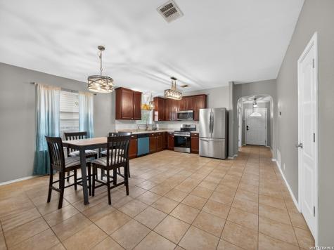 211 Starling Creek New Braunfels TX 78130