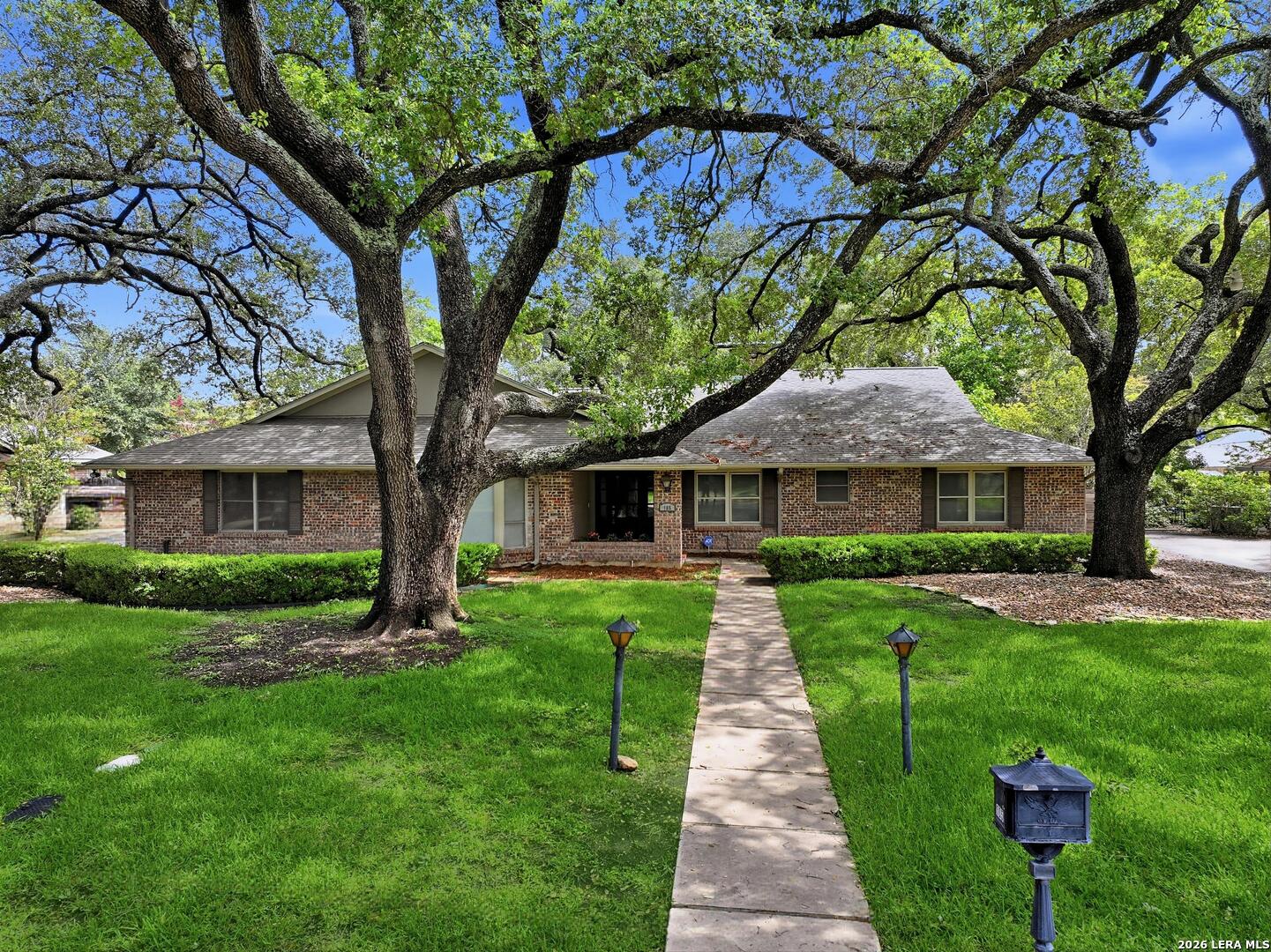 105 Cobblestone Castle Hills TX 78213