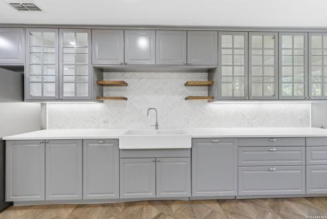 105 Cobblestone Castle Hills TX 78213