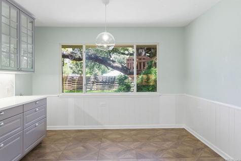 105 Cobblestone Castle Hills TX 78213