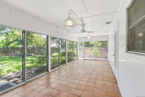 105 Cobblestone Castle Hills TX 78213