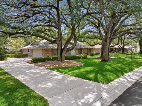 105 Cobblestone Castle Hills TX 78213