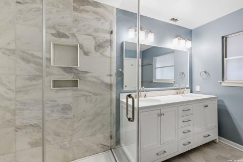 105 Cobblestone Castle Hills TX 78213