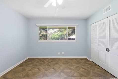 105 Cobblestone Castle Hills TX 78213