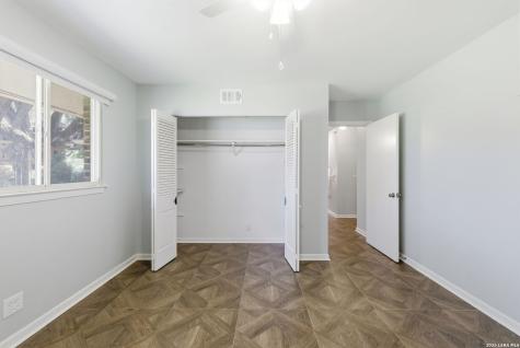 105 Cobblestone Castle Hills TX 78213