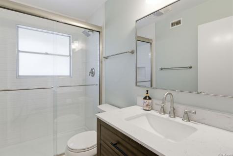 105 Cobblestone Castle Hills TX 78213