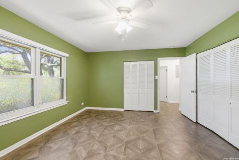 105 Cobblestone Castle Hills TX 78213