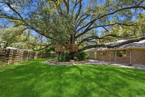 105 Cobblestone Castle Hills TX 78213