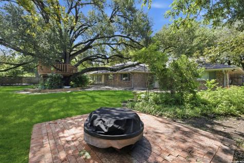 105 Cobblestone Castle Hills TX 78213
