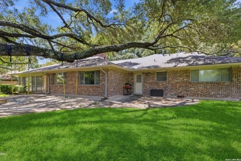 105 Cobblestone Castle Hills TX 78213
