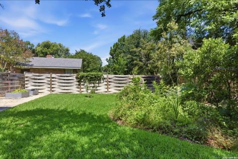 105 Cobblestone Castle Hills TX 78213