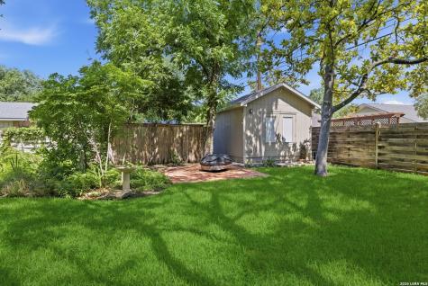 105 Cobblestone Castle Hills TX 78213