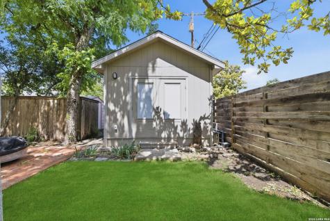 105 Cobblestone Castle Hills TX 78213
