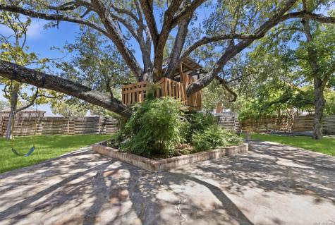 105 Cobblestone Castle Hills TX 78213