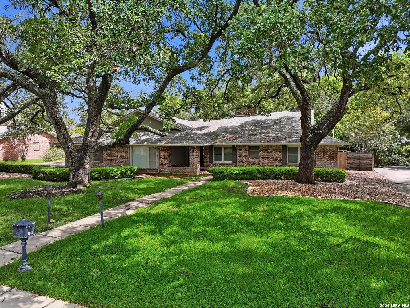 105 Cobblestone Castle Hills TX 78213