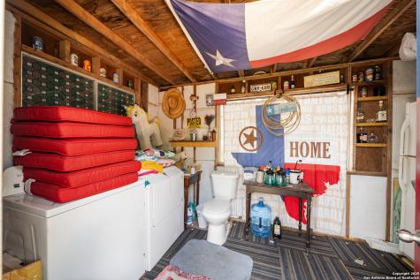 496 Cedarhill Drive Bandera TX 78003
