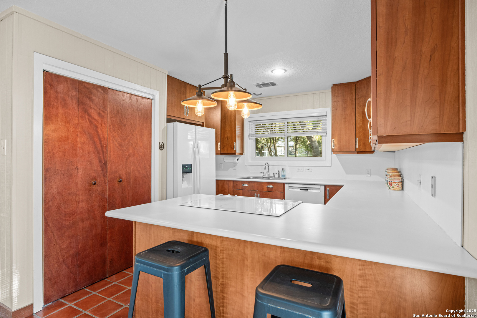 1262 Paradise Drive Canyon Lake TX 78133