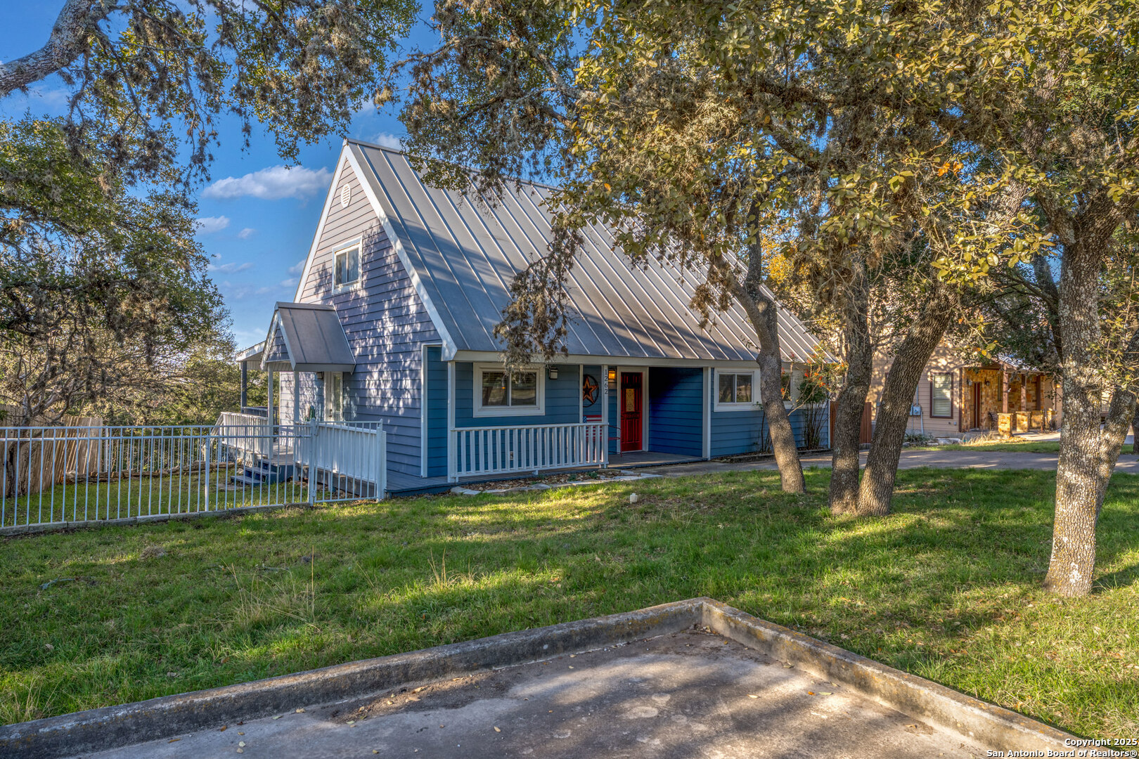 1262 Paradise Drive Canyon Lake TX 78133