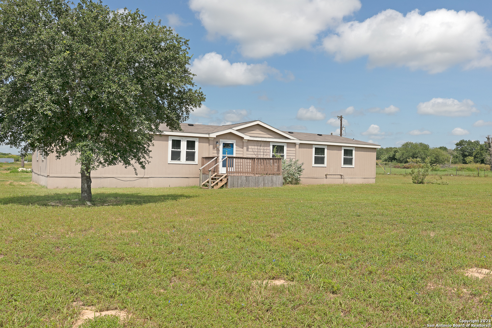 18143 County Road 163 Elmendorf TX 78112