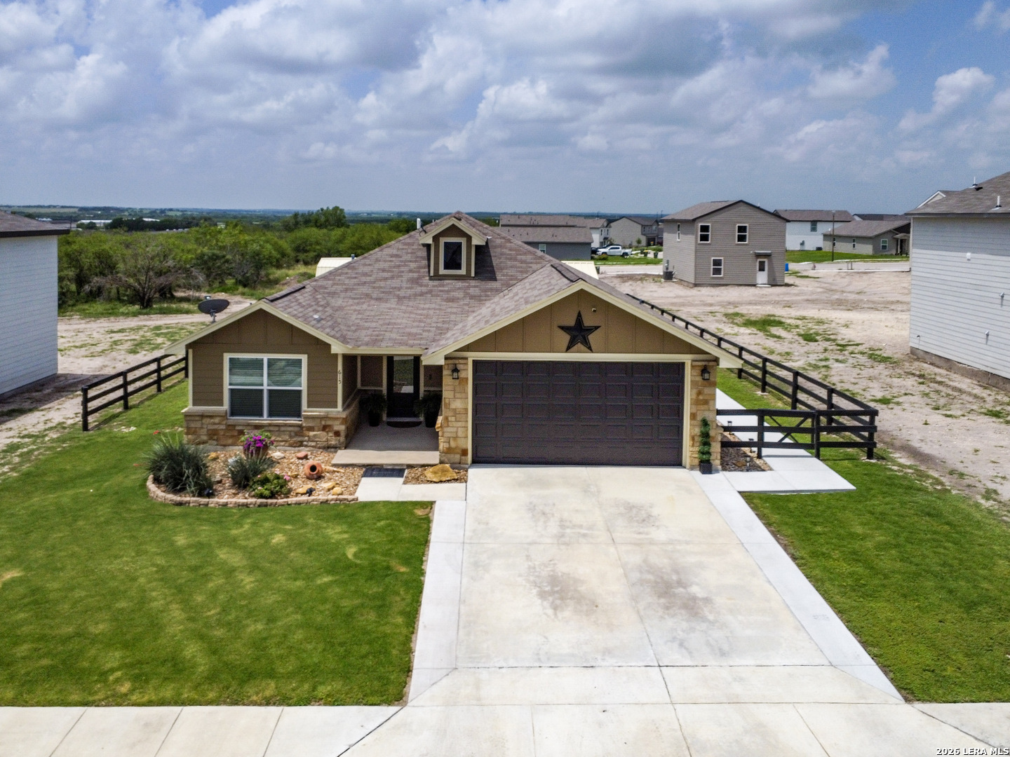 615 Cadena Loop Kenedy TX 78119