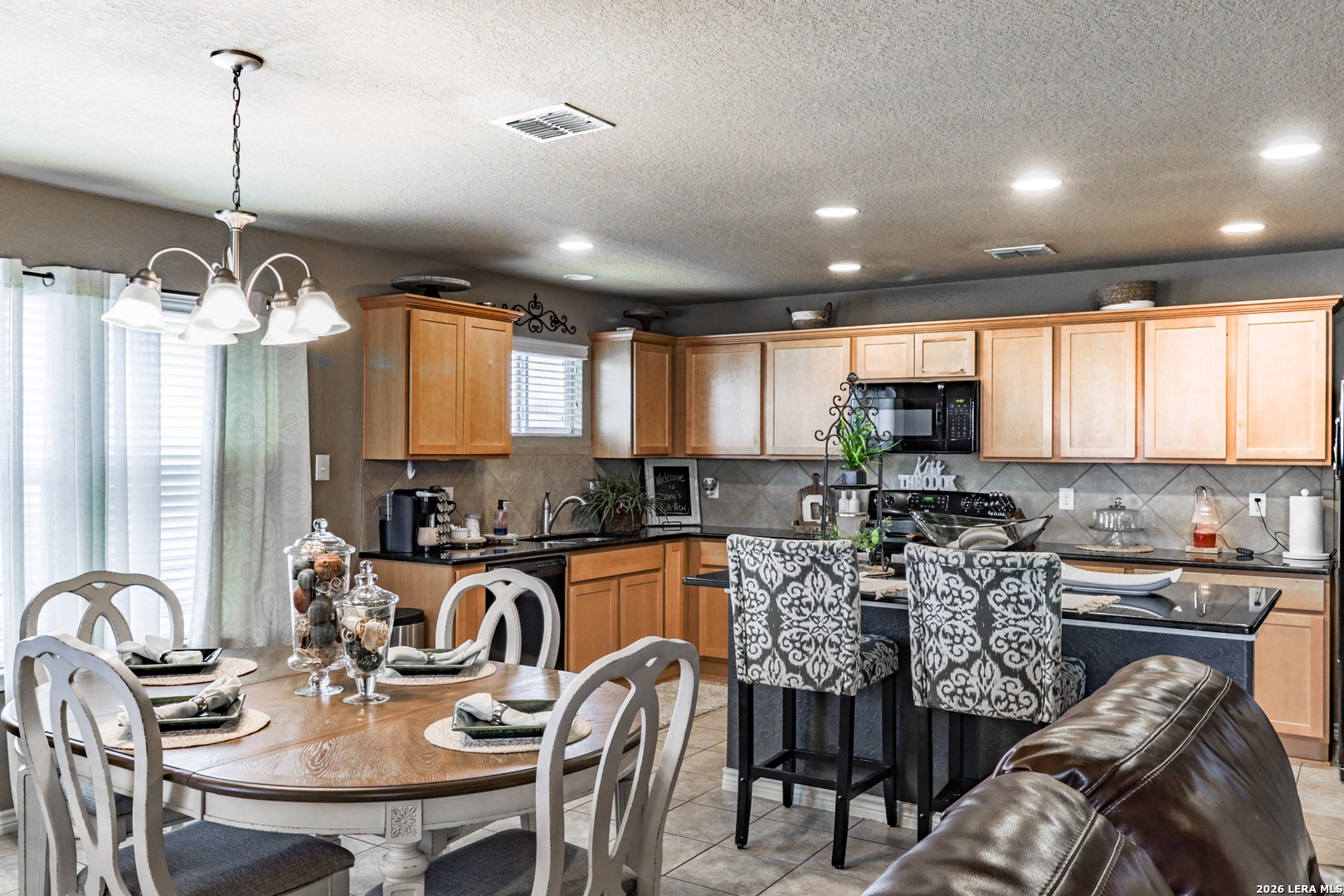 615 Cadena Loop Kenedy TX 78119
