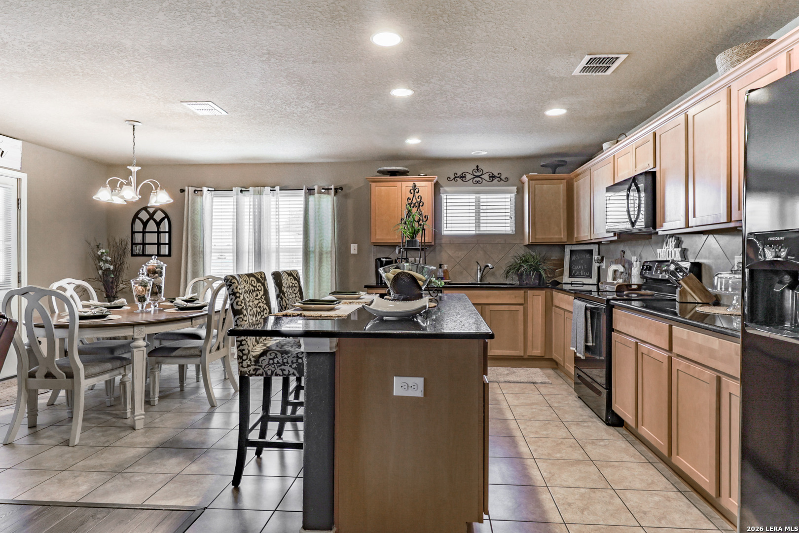 615 Cadena Loop Kenedy TX 78119
