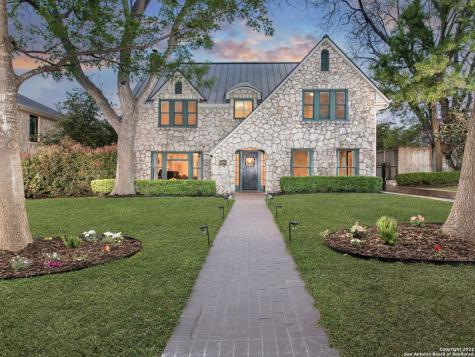 204 Parklane Drive Olmos Park TX 78212