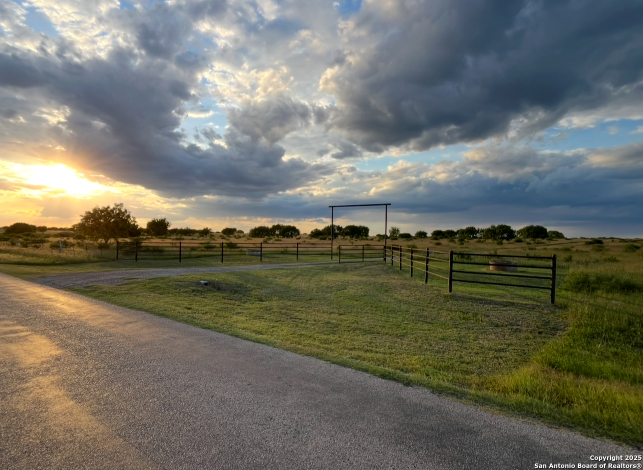 2831 County Road 430 Pleasanton TX 78064