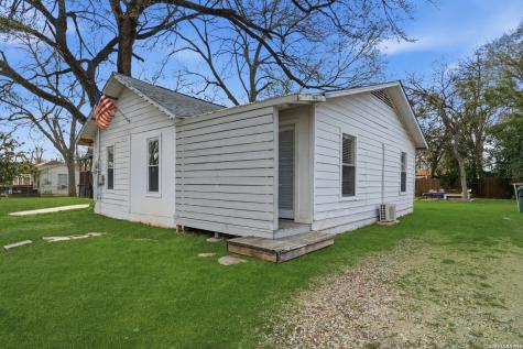 212 Armstrong San Marcos TX 78666