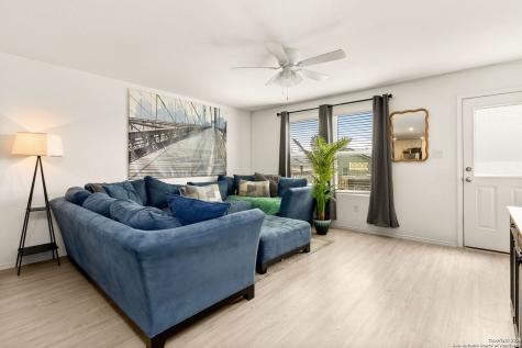 6830 Wolf Valley San Antonio TX 78242