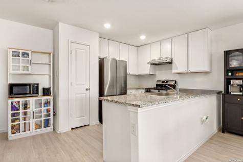 6830 Wolf Valley San Antonio TX 78242